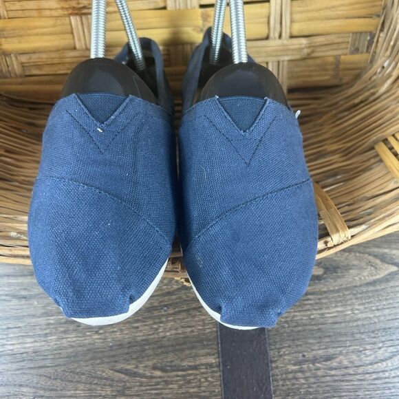 Tom's canvas  - Picture 3 of 6